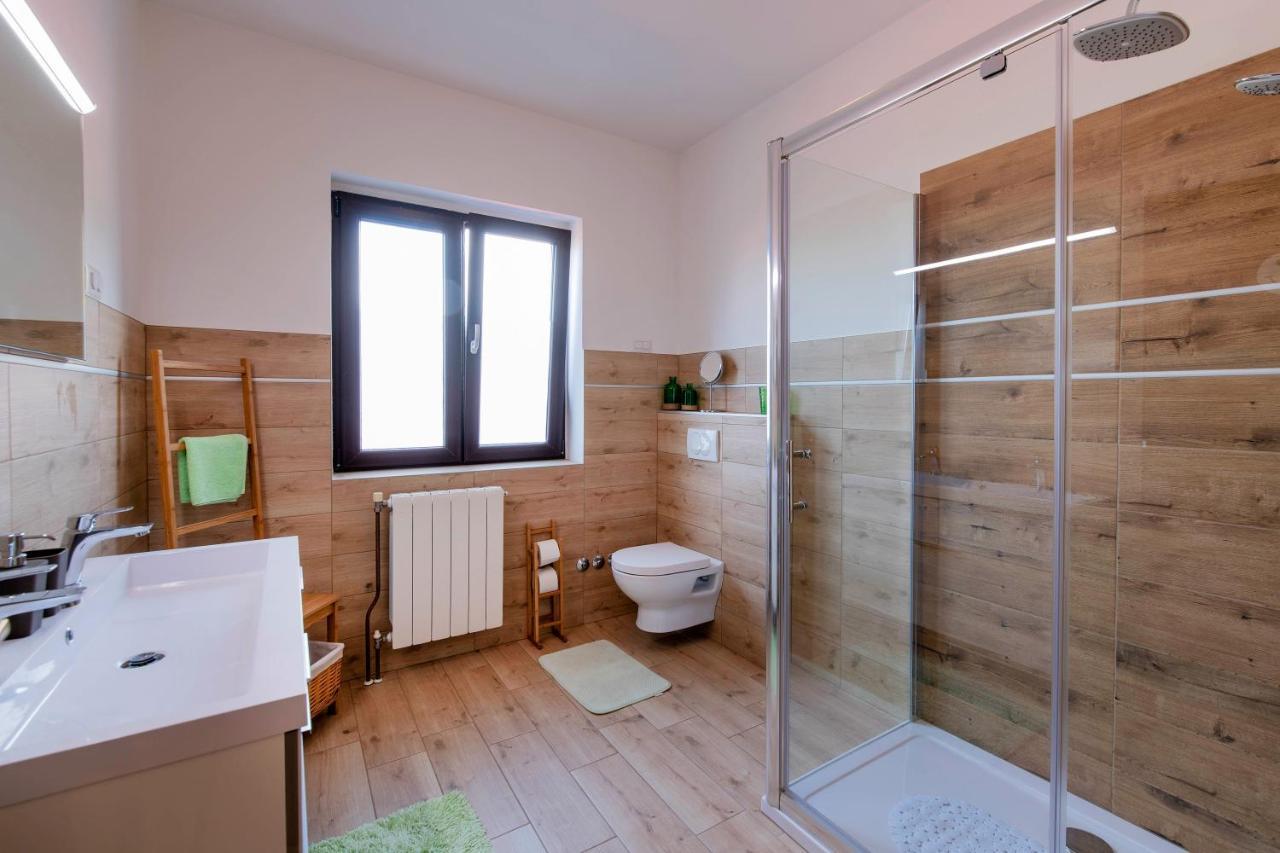Villa Margerita With Private Pool, Yard And Parking Kaštelir 외부 사진
