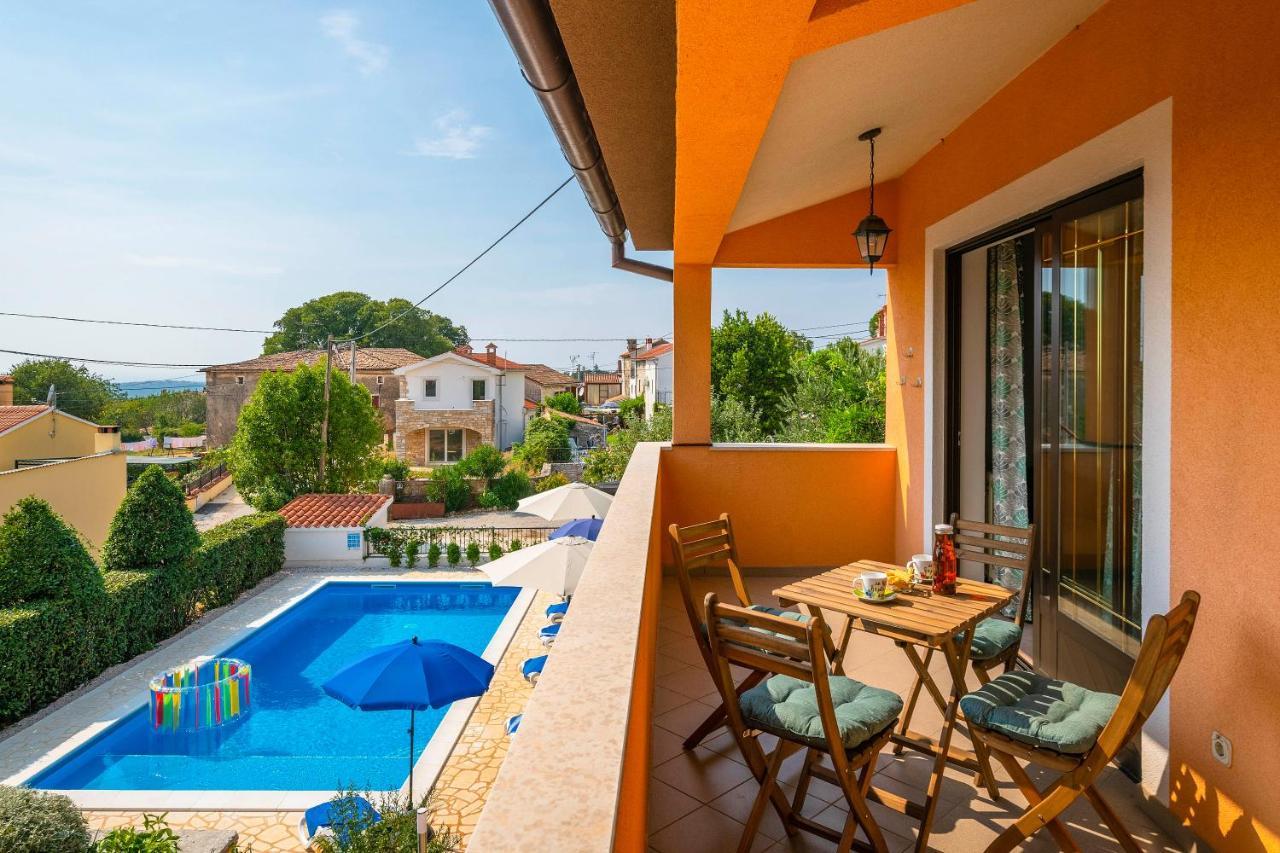 Villa Margerita With Private Pool, Yard And Parking Kaštelir 외부 사진