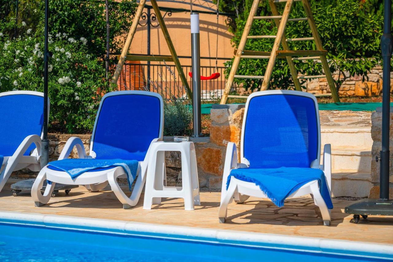 Villa Margerita With Private Pool, Yard And Parking Kaštelir 외부 사진
