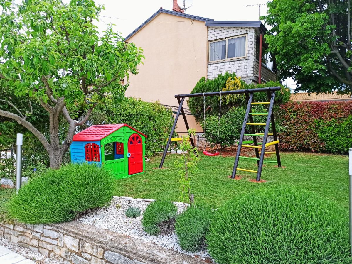 Villa Margerita With Private Pool, Yard And Parking Kaštelir 외부 사진