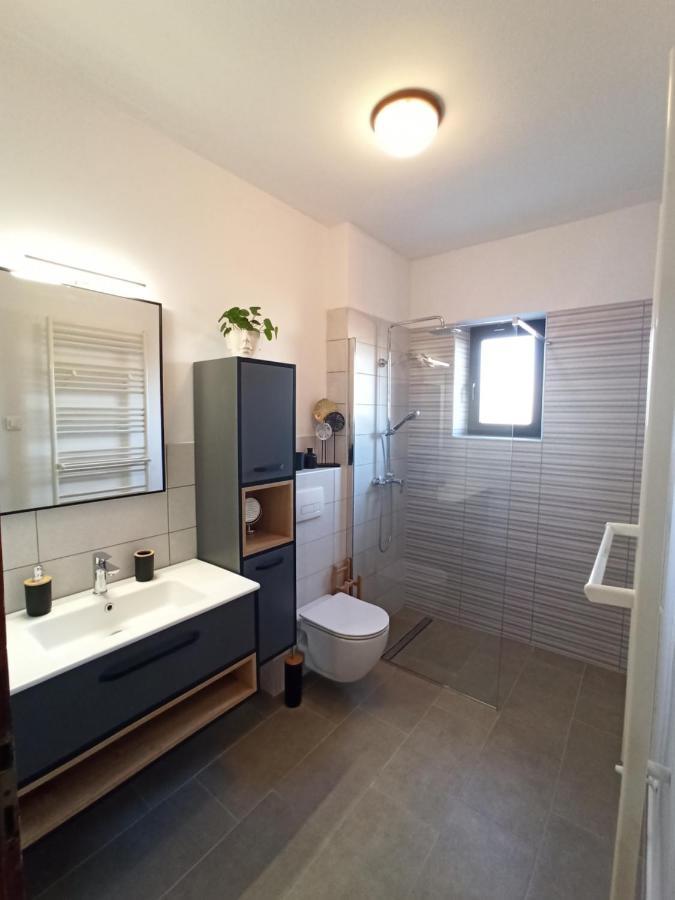 Villa Margerita With Private Pool, Yard And Parking Kaštelir 외부 사진